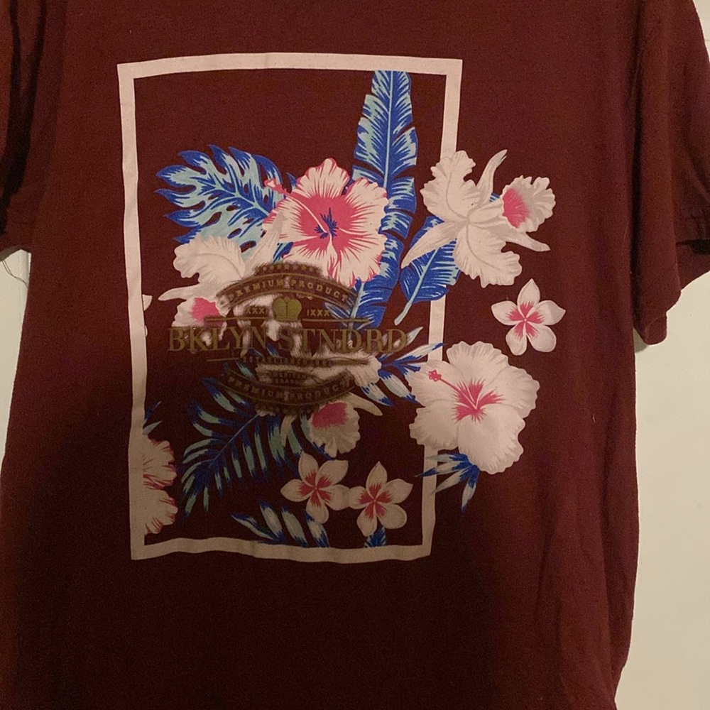 T-Shirt - Picture 2 of 2
